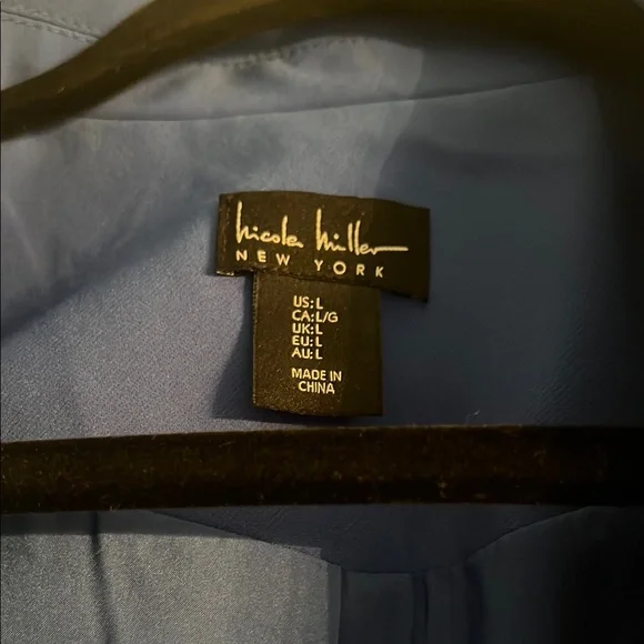 Nicole Miller Blue Blazer with Notched Lapels and Fitted Silhouette - Picture 2 of 3